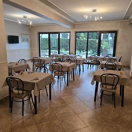 Hotel Francesco Padenghe sul Garda Exterior photo